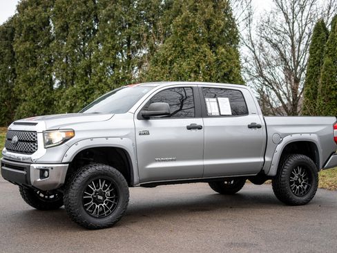 Used 2019 Toyota Tundra SR5 w/ Convenience Package image 9
