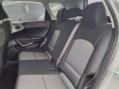 Used 2025 Kia Soul LX w/ LX Technology Package image 21