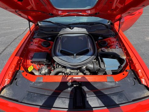 Used 2016 Dodge Challenger R/T Scat Pack RWD image 17