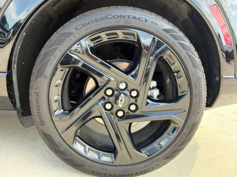 Used 2025 Chevrolet Equinox EV RS FWD image 36