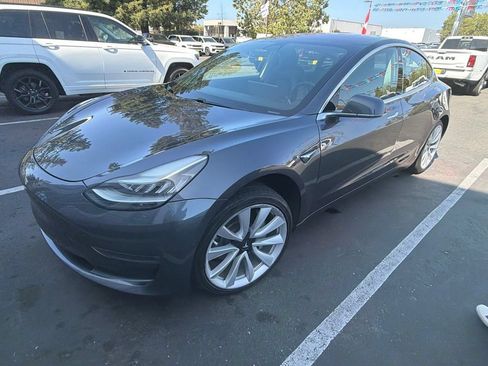 Used 2018 Tesla Model 3 Long Range RWD image 1