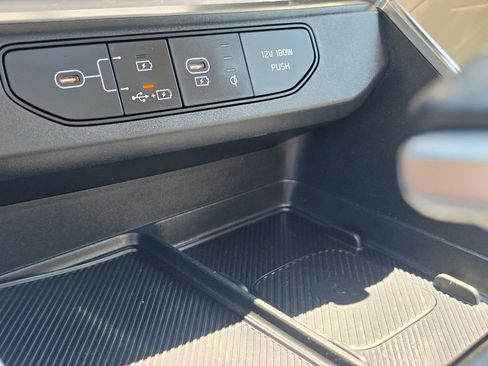 Certified 2025 Kia Carnival SX Prestige FWD image 29