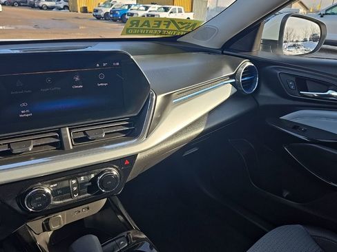 Used 2025 Chevrolet Trax LT image 20