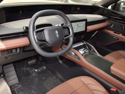 New 2026 Lincoln Nautilus Reserve w/ Jet Appearance Package image 43