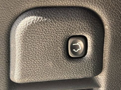 Used 2015 Jeep Grand Cherokee Overland image 31