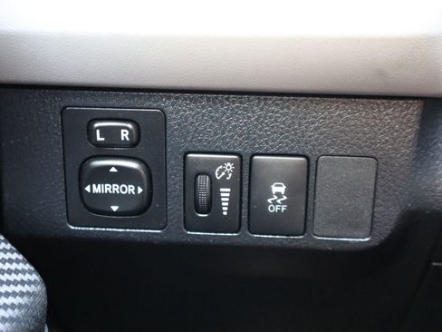 Used 2013 Toyota RAV4 LE image 34