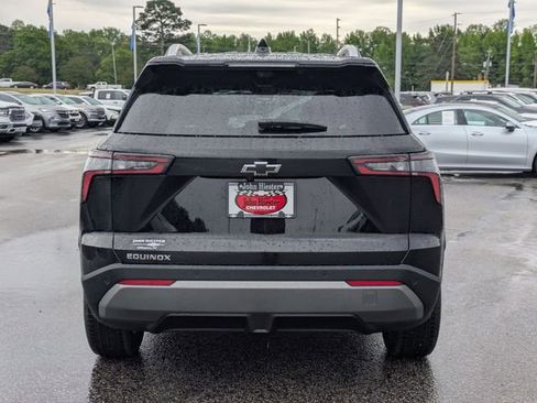 New 2026 Chevrolet Equinox LT FWD image 4