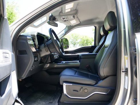 Used 2024 Ford F250 Lariat w/ Sport Appearance Package AWD/4WD image 28