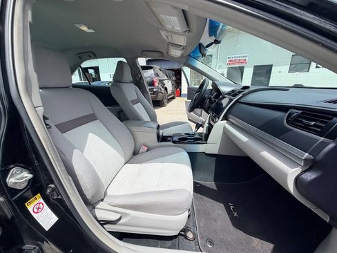 Used 2014 Toyota Camry LE FWD image 60