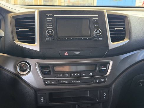Used 2017 Honda Ridgeline RTL image 11