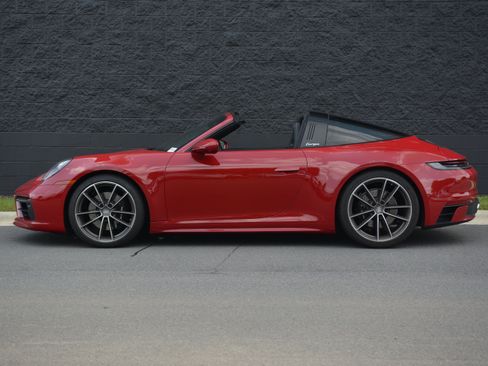 Used 2022 Porsche 911 Targa 4S AWD/4WD image 2