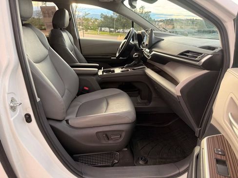 Used 2023 Toyota Sienna XLE w/ XLE Plus Package AWD/4WD image 33