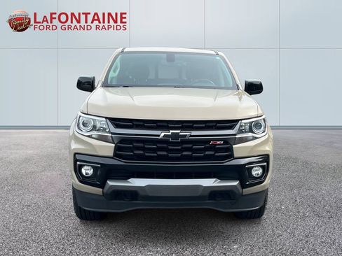 Used 2021 Chevrolet Colorado Z71 AWD/4WD image 2