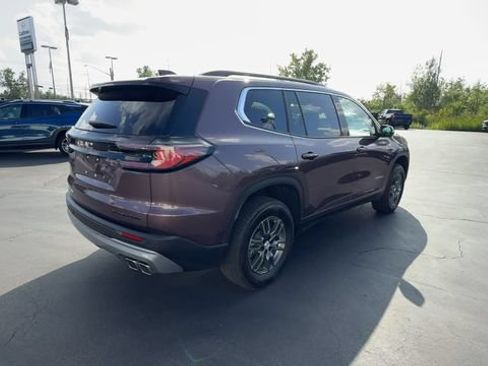 Certified 2025 GMC Acadia Elevation AWD/4WD image 8