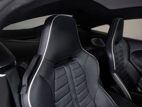 Used 2025 McLaren GTS RWD image 32