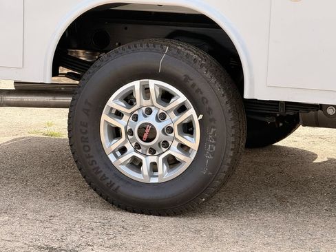 New 2026 GMC Sierra 2500 Pro w/ Convenience Package RWD image 10