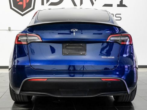 Used 2021 Tesla Model Y Performance image 11