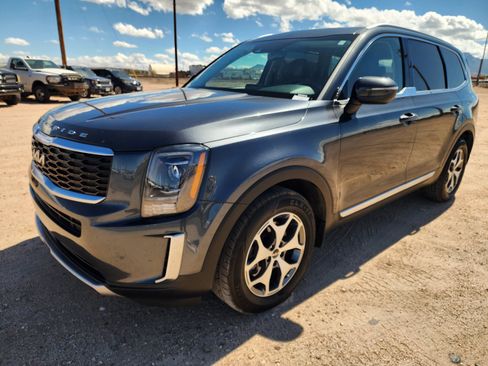 Used 2022 Kia Telluride EX FWD image 3
