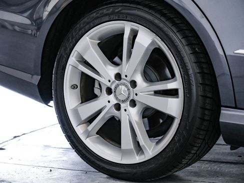 Used 2013 Mercedes-Benz E 350 4MATIC Sedan w/ Premium 1 Pkg image 51