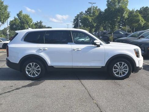 Used 2022 Kia Telluride LX AWD/4WD image 9