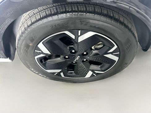 Used 2023 Kia Niro Wind w/ Wind Preserve Package image 11