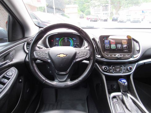 Used 2018 Chevrolet Volt Premier w/ Driver Confidence Package FWD image 5