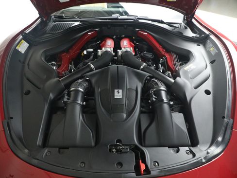Certified 2025 Ferrari Roma Spider RWD image 43