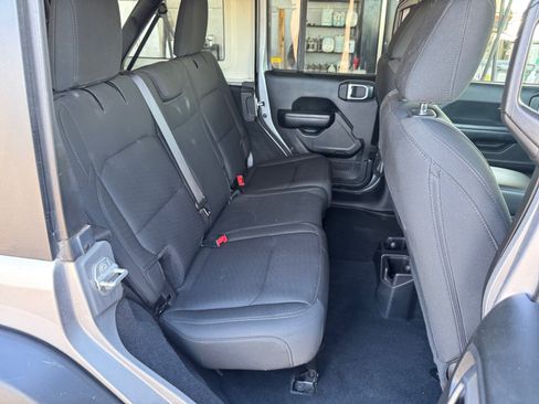 Used 2019 Jeep Wrangler Unlimited Sport S AWD/4WD image 28