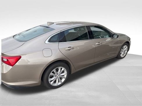 Used 2025 Chevrolet Malibu LT image 4