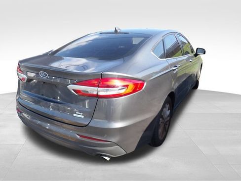 Used 2020 Ford Fusion SE FWD image 13