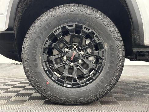 New 2026 GMC Canyon Elevation w/ Convenience Package image 14