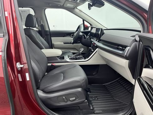 Used 2024 Kia Carnival SX Prestige FWD image 34