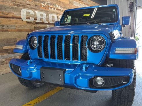 Used 2023 Jeep Wrangler Unlimited Sahara image 13