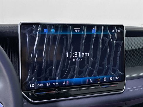 Used 2025 Volkswagen Tiguan SE image 12