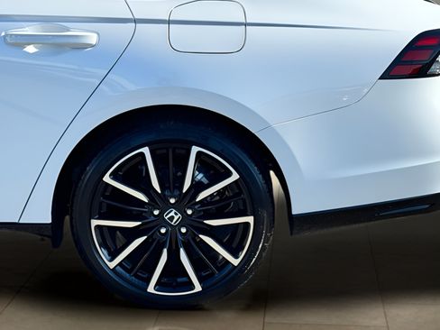 Used 2025 Honda Accord Touring image 37