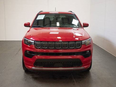 Used 2022 Jeep Compass Limited w/ (RED) Package AWD/4WD image 2