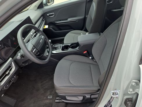 New 2026 Kia K4 FWD image 4