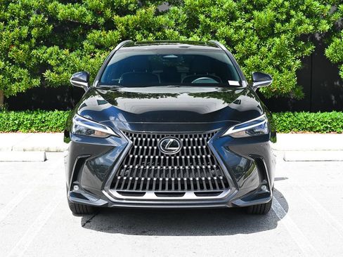 Used 2024 Lexus NX 250 FWD image 2