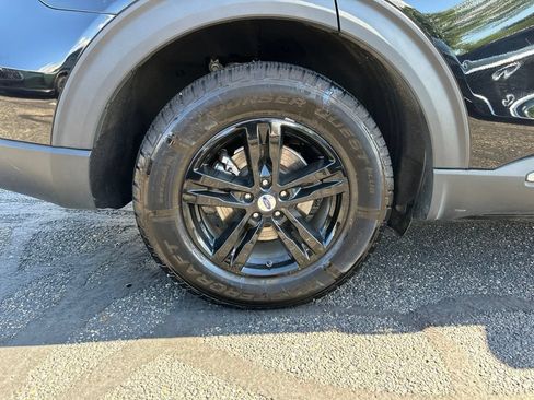 Used 2021 Ford Explorer XLT w/ Equipment Group 202A AWD/4WD image 21
