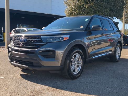 Used 2020 Ford Explorer XLT w/ Class III Trailer Tow Package image 6