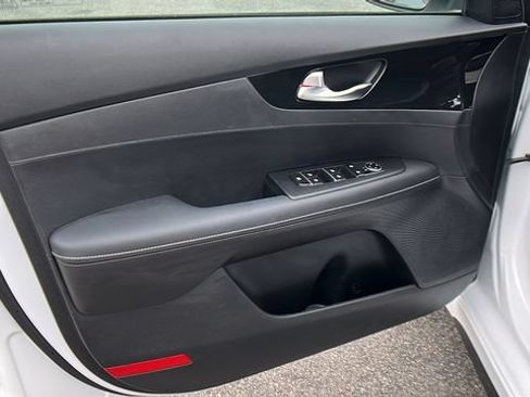 Used 2023 Kia Forte GT-Line w/ GT-Line Technology Package FWD image 17