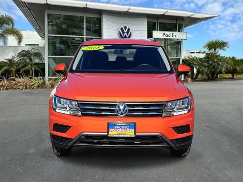 Used 2018 Volkswagen Tiguan S image 2