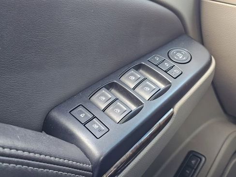 Used 2018 Chevrolet Tahoe LT image 16