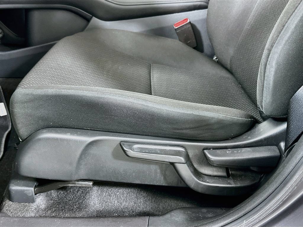 Used 2016 Honda HR-V LX image 18