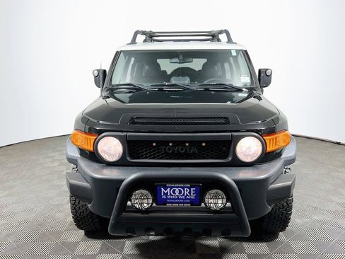 Used 2014 Toyota FJ Cruiser 4WD w/ Convenience Package image 2