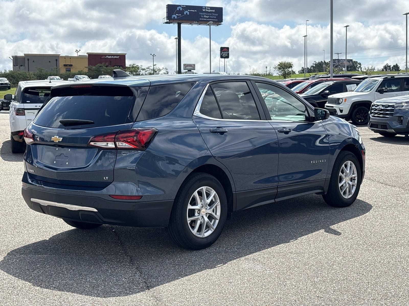 Used 2024 Chevrolet Equinox LT FWD image 5