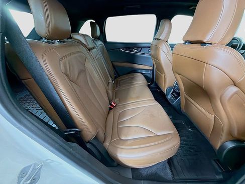 Used 2022 Lincoln Nautilus Reserve w/ Luxury Package image 26