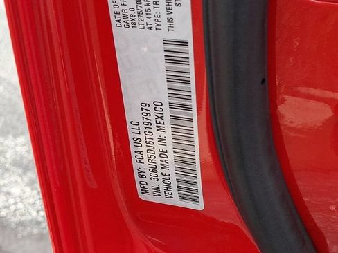 Certified 2026 RAM 2500 Big Horn AWD/4WD image 33