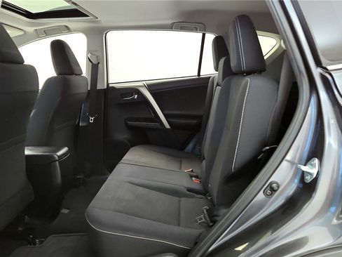 Used 2018 Toyota RAV4 XLE image 21