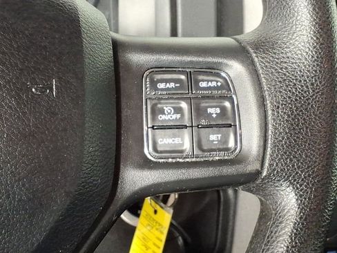 Used 2017 RAM 1500 Express AWD/4WD image 23